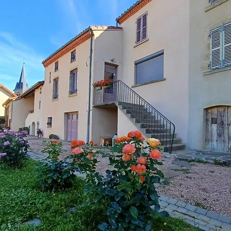 Casa de Férias Chez Francine La Cheneviere Saint-Rémy-de-Chargnat